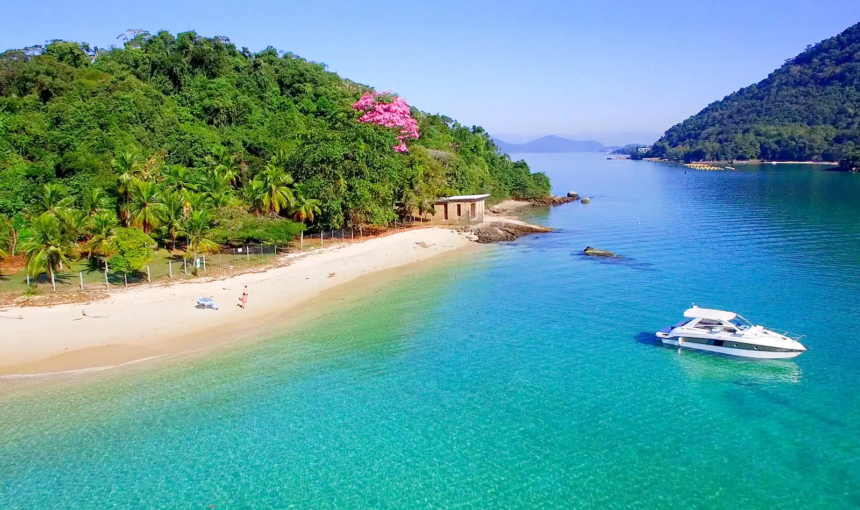 Angra dos Reis: Experience Luxury on Yacht Trip & Islands Visitings